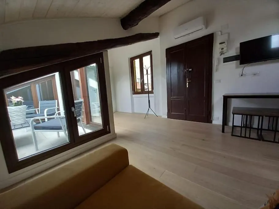 Downtown Roof Apartment Como Italy