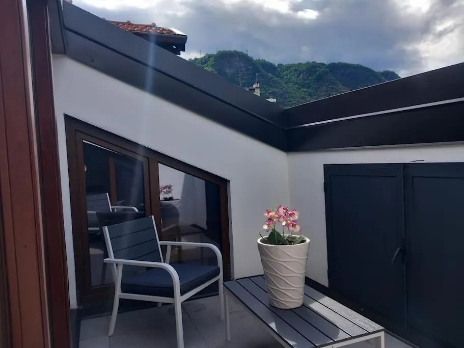 Downtown Roof Apartment Como Italy
